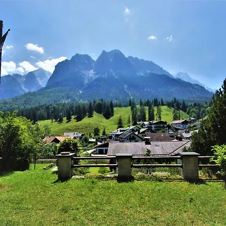 Guest house Ferienhaus Waldwinkl Grainau